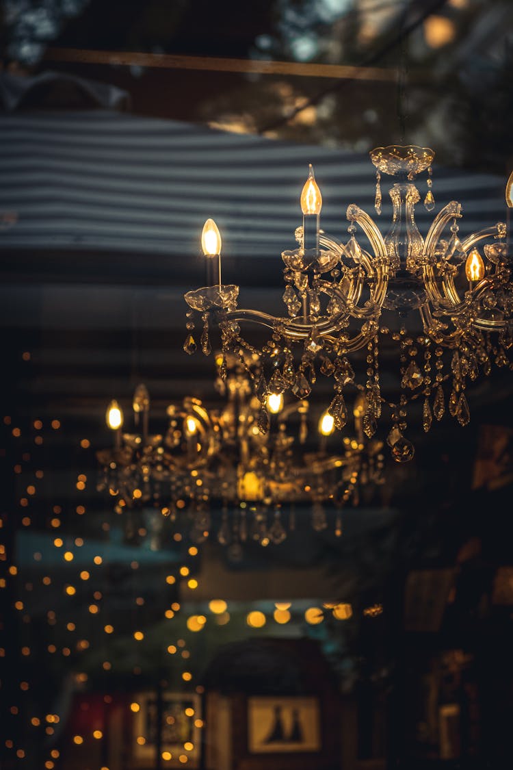 Elegant Decorative Chandeliers