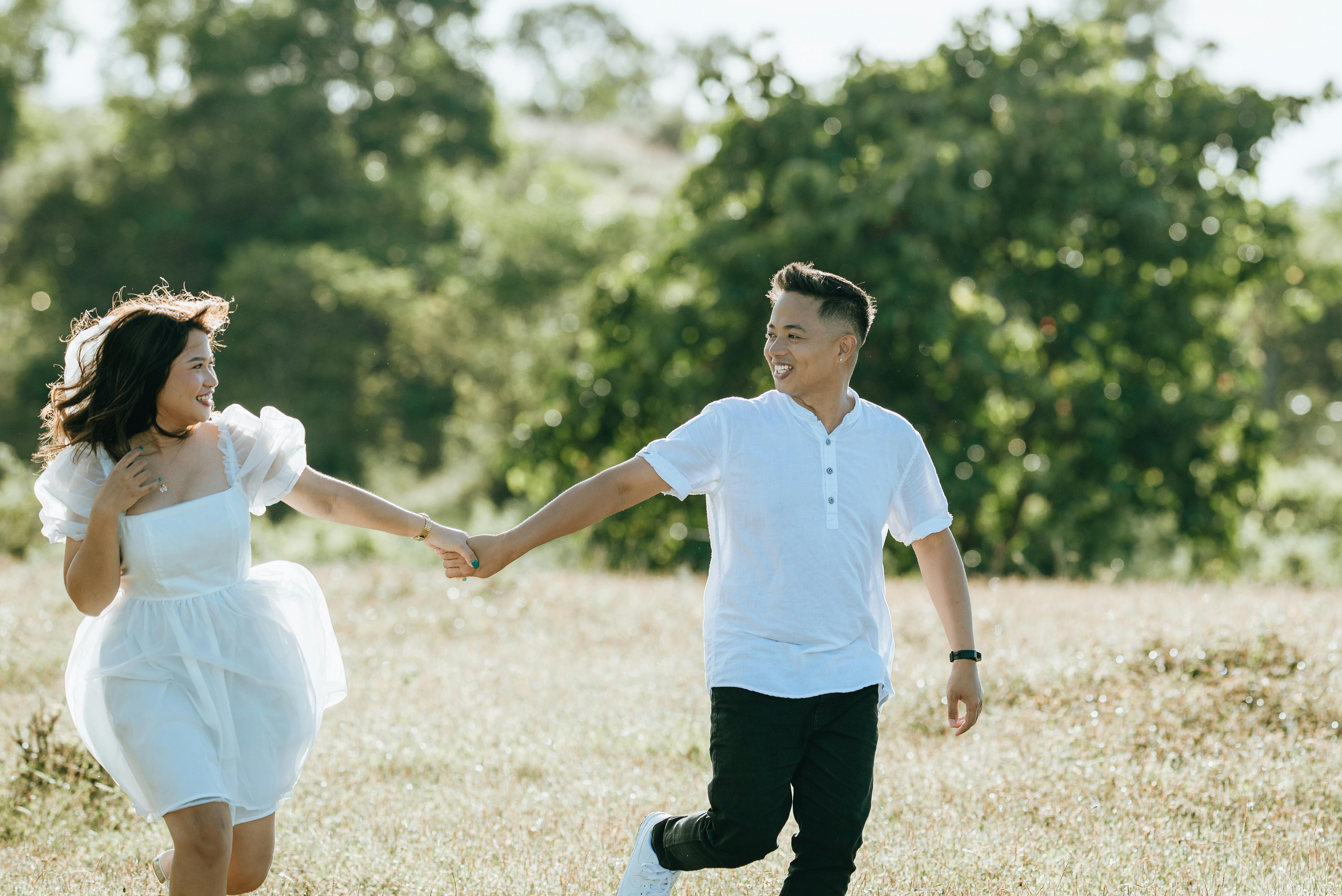 Glimpses of Affection: Exploring the Allure of Love GIFs