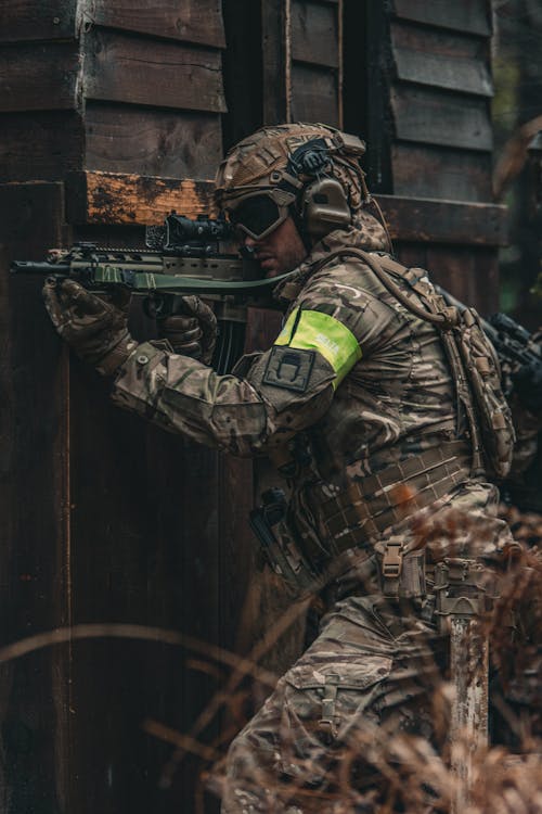 Gratis stockfoto met camouflage, kerel, leger