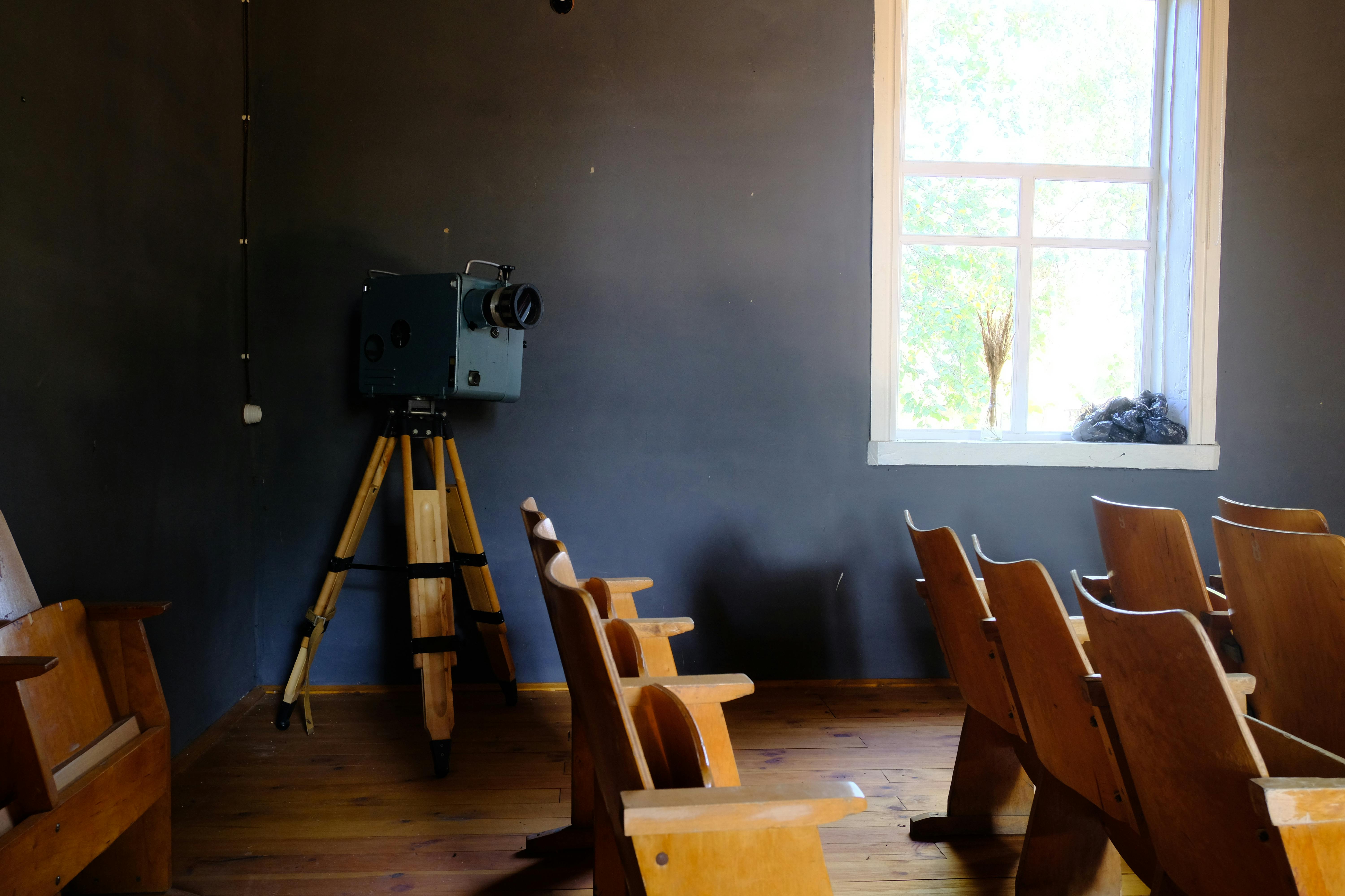 Exploring Filmmaking Techniques and Background Details in Vintage Cinema