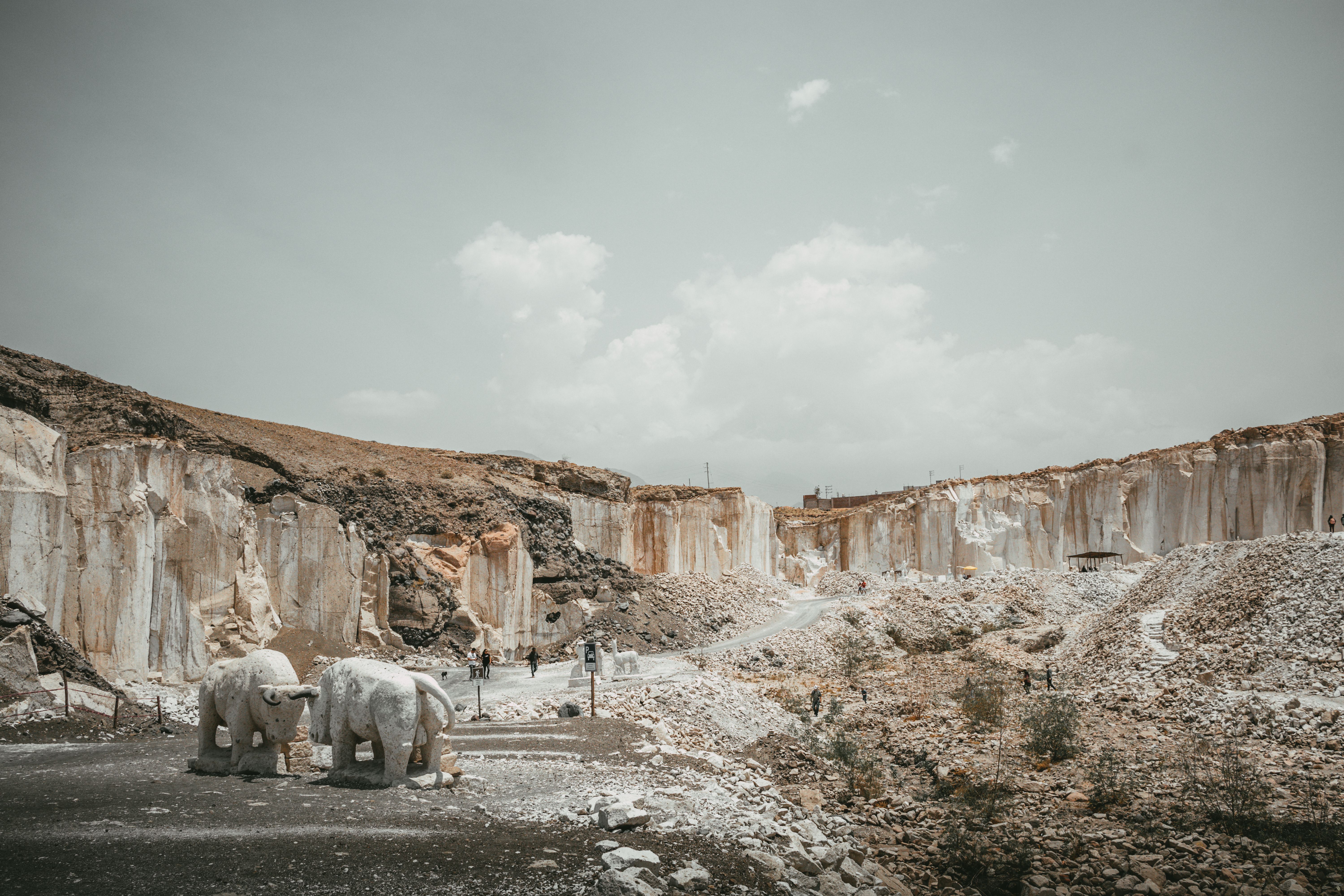 Niger Mining Crackdown 2025: Gold Revoked, Uranium