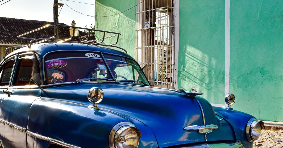 Vintage, Blue Chevrolet in Cuba · Free Stock Photo