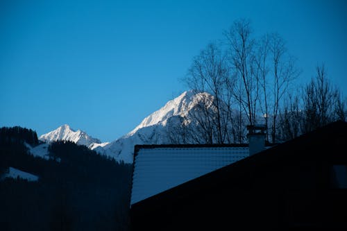 Kostenloses Stock Foto zu berge, dach, haus