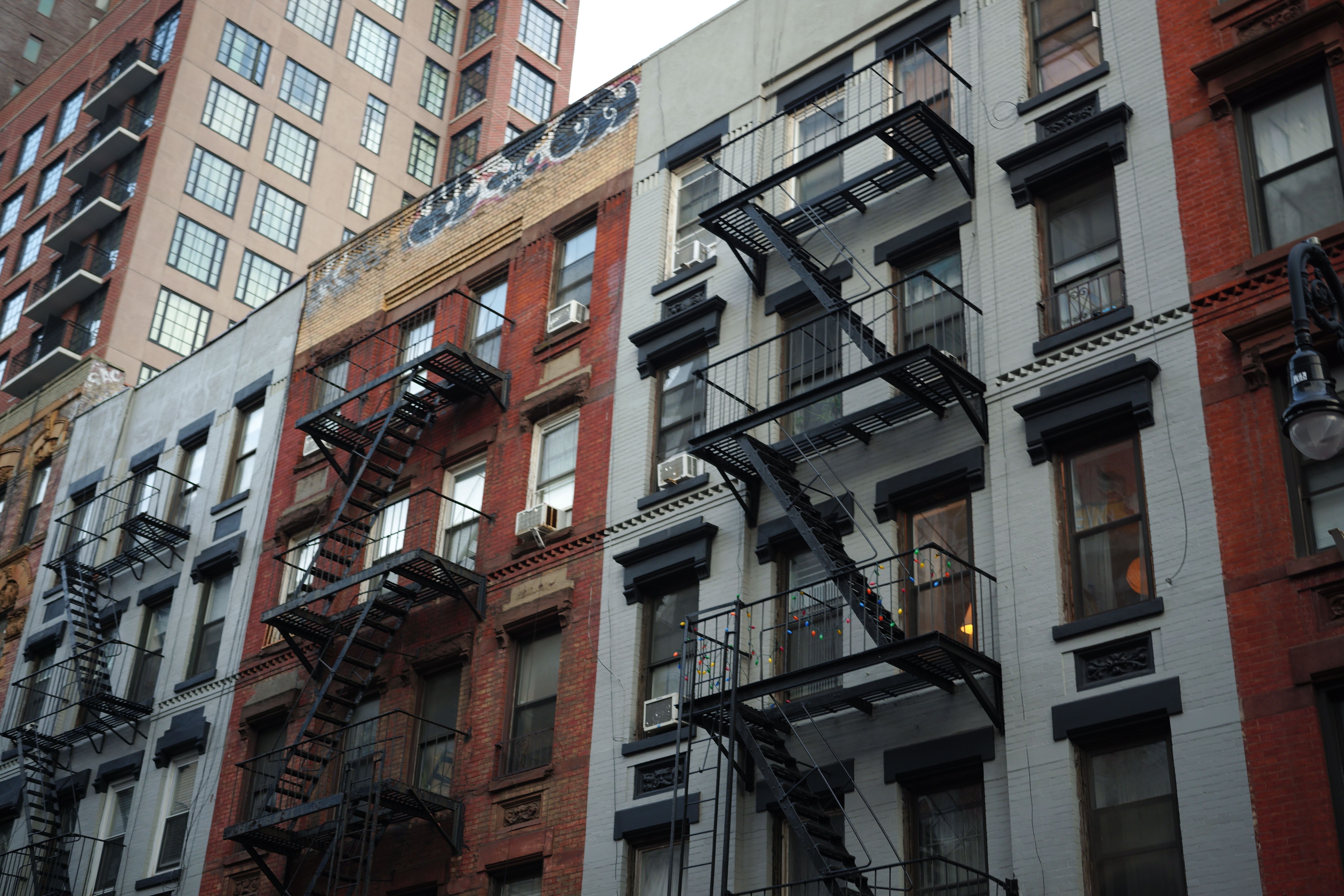 A Building in a City · Free Stock Photo