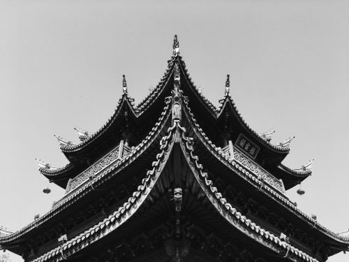 Free Detailed monochrome view of traditional Chinese pagoda in Tai Zhou Shi, capturing cultural heritage. Stock Photo