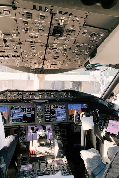 Kostenloses Stock Foto zu cockpit, flug, flugzeug