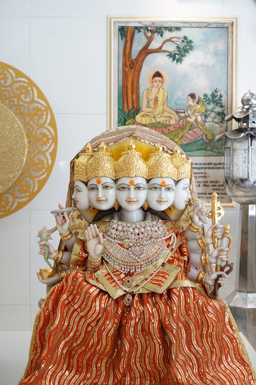 Five-Faced Shiva Statue in Bangkoks Dev Mandir Temple