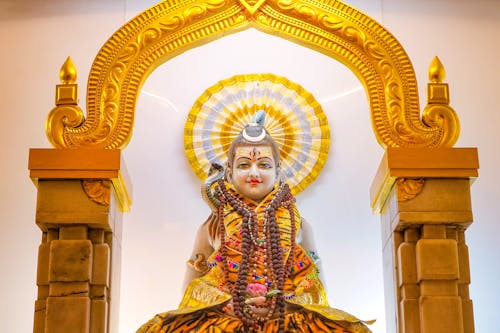 Statue of the Hindu Deity Shiva in Bangkoks Dev Mandir Temple