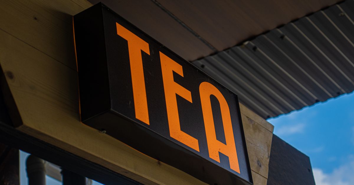 Assessing the ROI of Wide & Grand Format Signage: What Marketing Leaders Need to Know