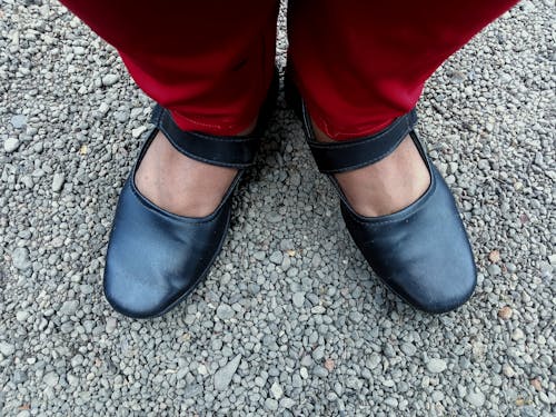 Foto profissional grátis de calçados, de pé, fechar-se
