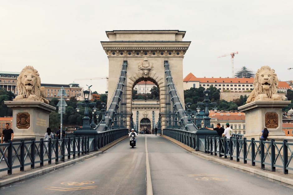 Neachitat de către toți? Descoperim cum Guvernul trece cu vederea 84 miliarde lei și cine sunt datornicii importanți din Constanța
