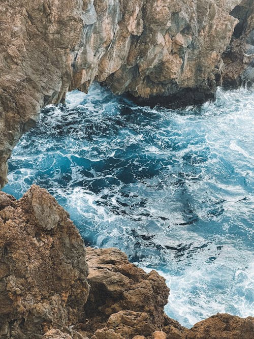 Gratis lagerfoto af hav, klippe, kystlinje