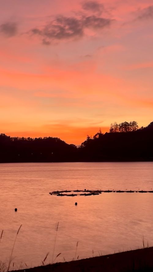 Free Lake sunset Stock Photo