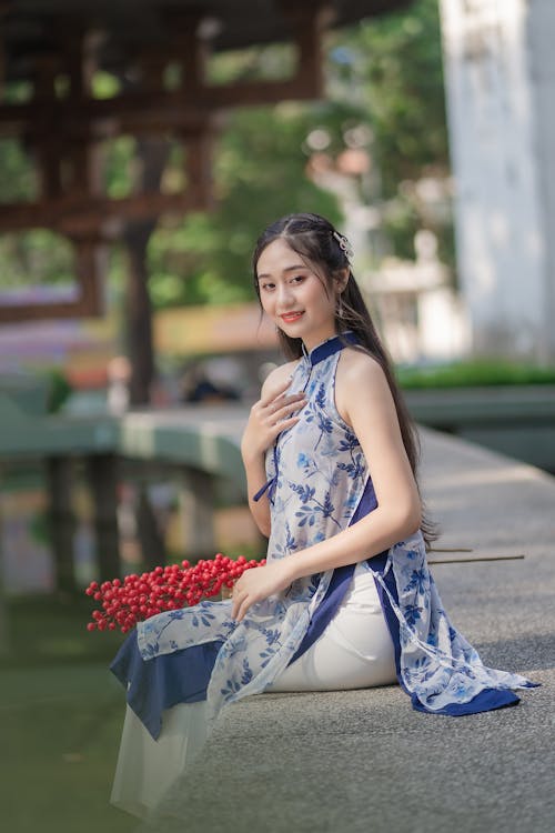 Gratis lagerfoto af ao dai, blomstermotiv, formalwear