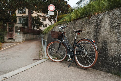 Gratis stockfoto met fiets, geparkeerd, mand