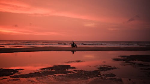 Foto profissional grátis de à beira-mar, alvorecer, beira-mar