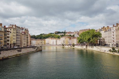 binalar, Fransa, ırmak içeren Ücretsiz stok fotoğraf