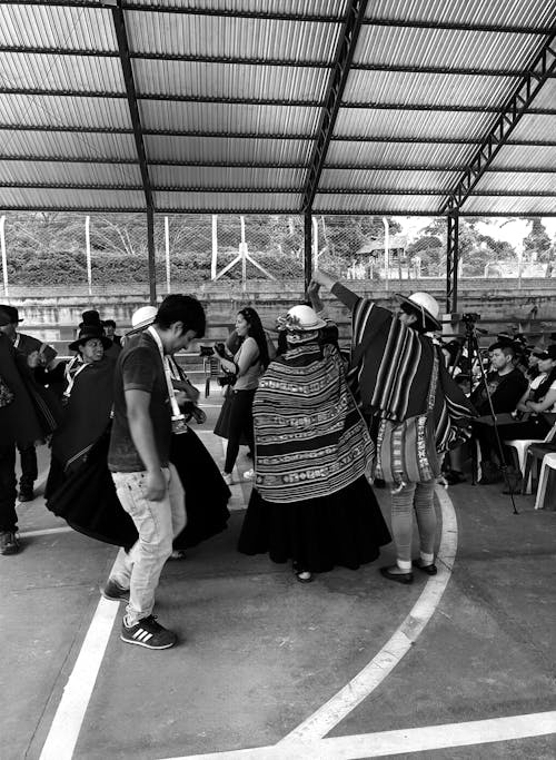 Fotobanka s bezplatnými fotkami na tému bolívia, čierny a biely, danza