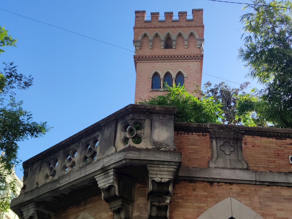 detalle de la fachada del palacio sevillano