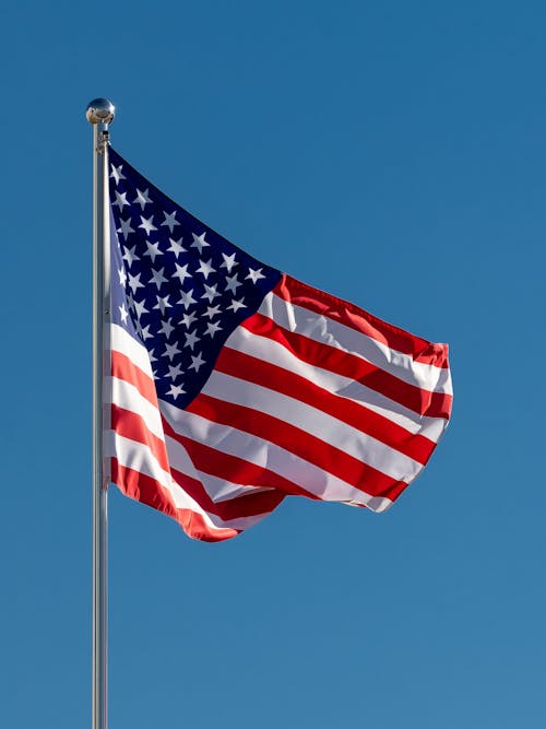 คลังภาพถ่ายฟรี ของ ธง, พื้นหลังสีน้ำเงิน, ฟ้าโปร่ง