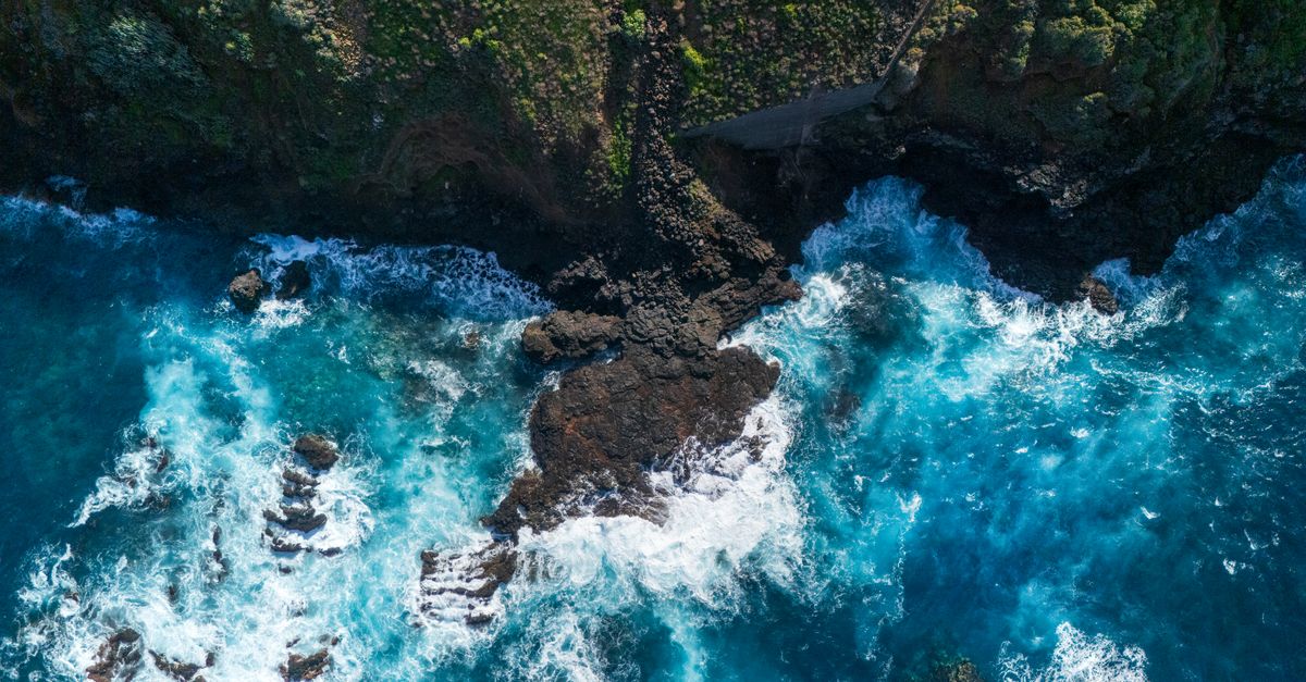 Caribbean coastline and islands—Greater Antilles region