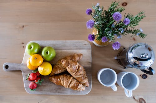 Ingyenes stockfotó croissant-ok, csészék, élelmiszer-fotózás témában