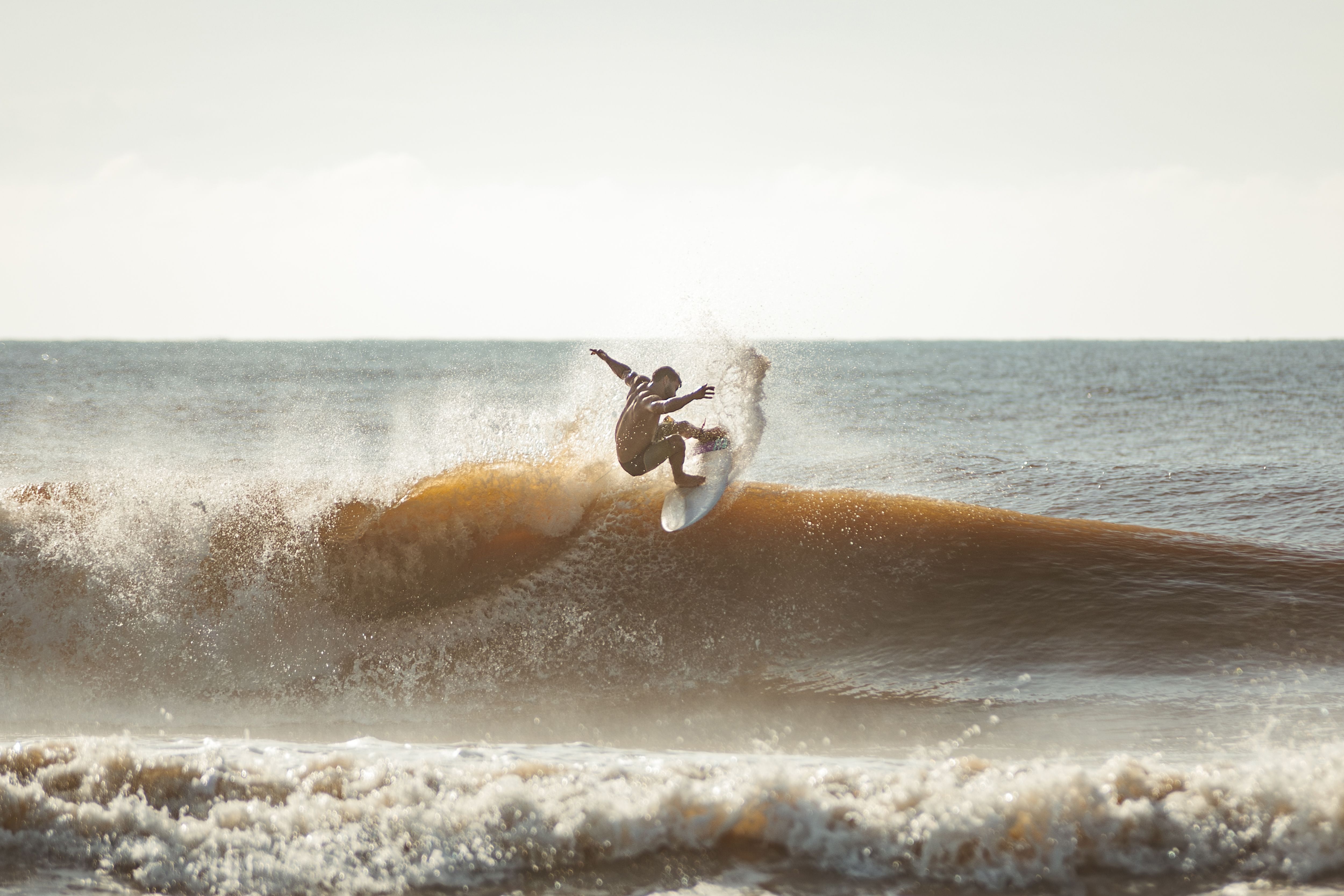 O dia em que a NASA viu uma “prancha de surf” passar em alta velocidade pela Lua