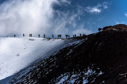 Бесплатное стоковое фото с горы, зима, люди
