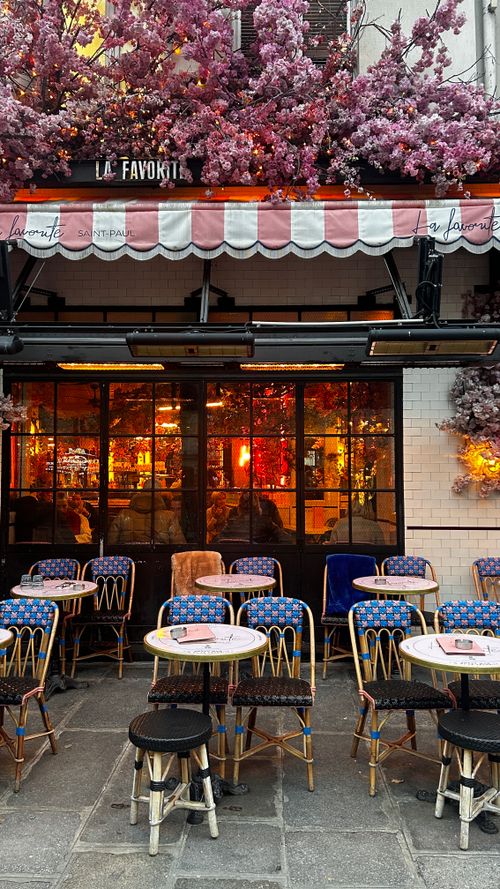 Free Parisian Café Stock Photo