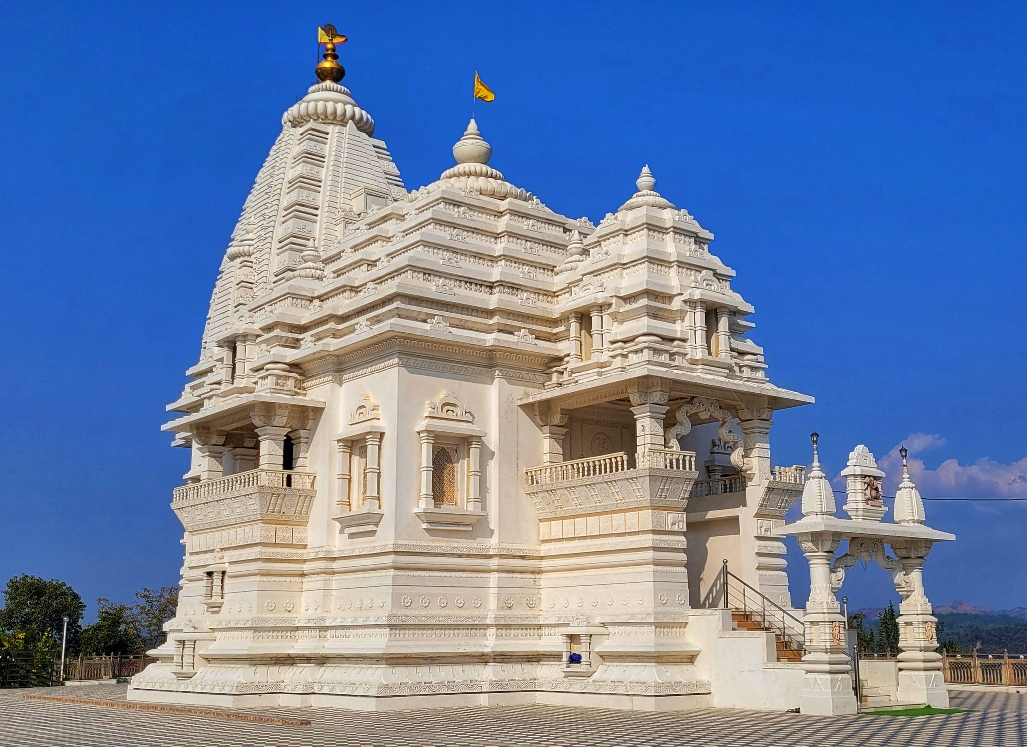 Radhe Krishna Temple In Baroh Free Stock Photo radhe-krishna-temple-in-baroh-free-stock-photo