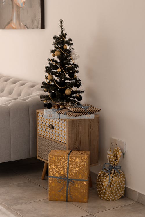 Gratis stockfoto met cadeaus, interieur, kerstboom