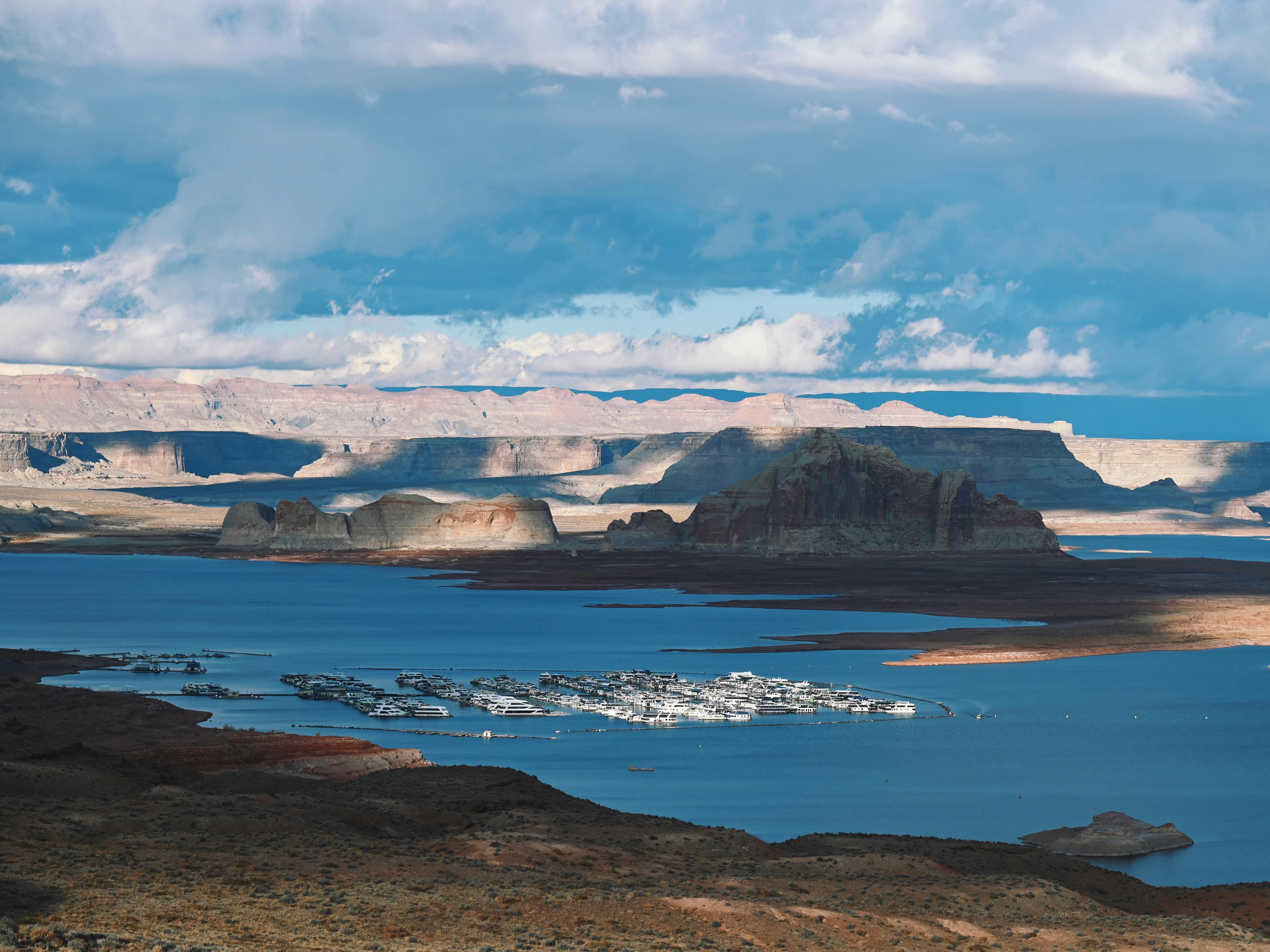 Wide Angle of Lake Powell · Free Stock Photo