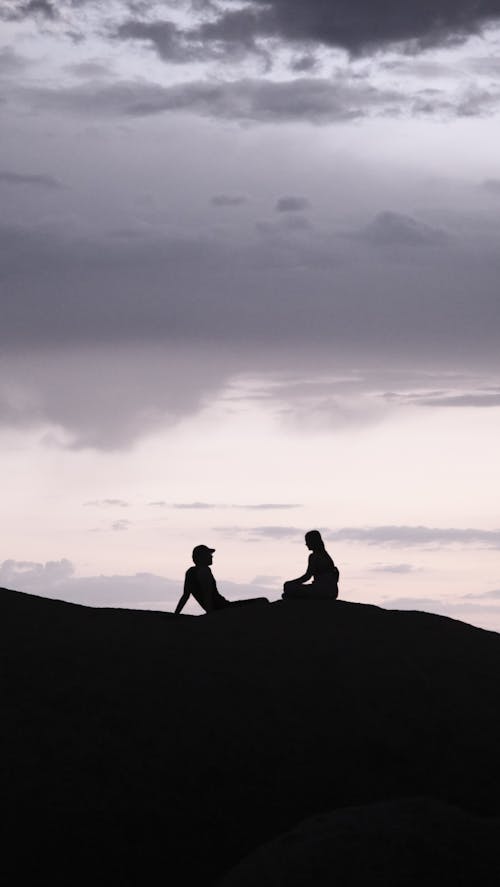 Foto profissional grátis de casal, céu, homem