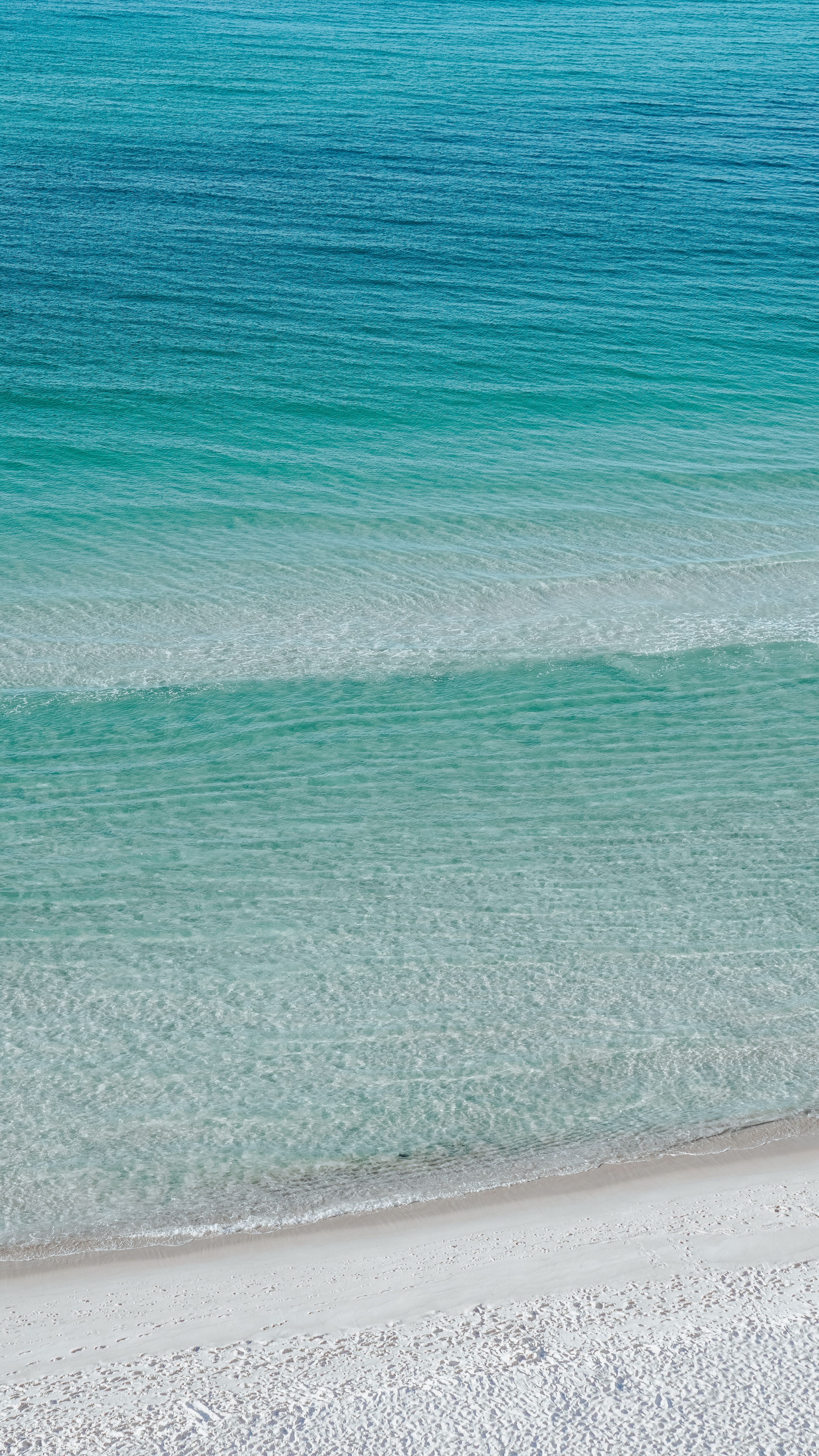 Tranquil Lines on Turquoise Ocean · Free Stock Photo