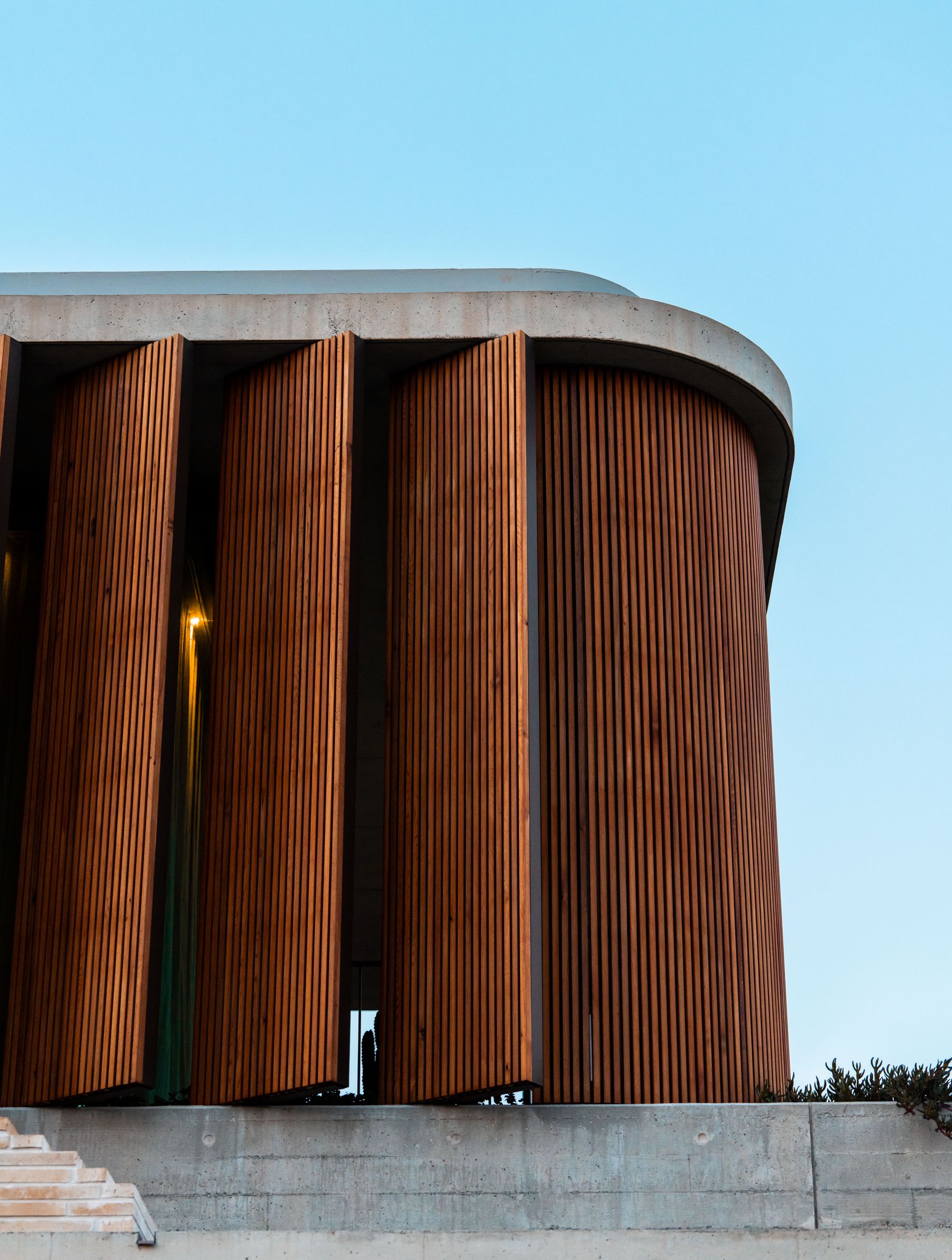 Arquitectura contemporánea de madera y hormigón