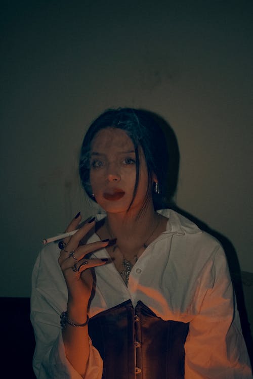 คลังภาพถ่ายฟรี ของ การสูบบุหรี่, บรูเน็ตต์, บุหรี่