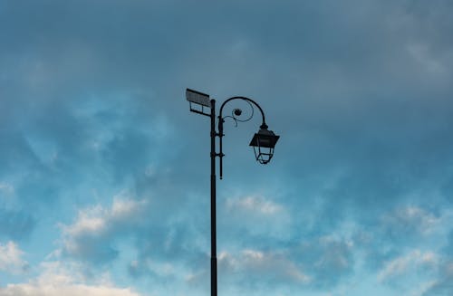 Foto profissional grátis de abajur, céu, energia renovável