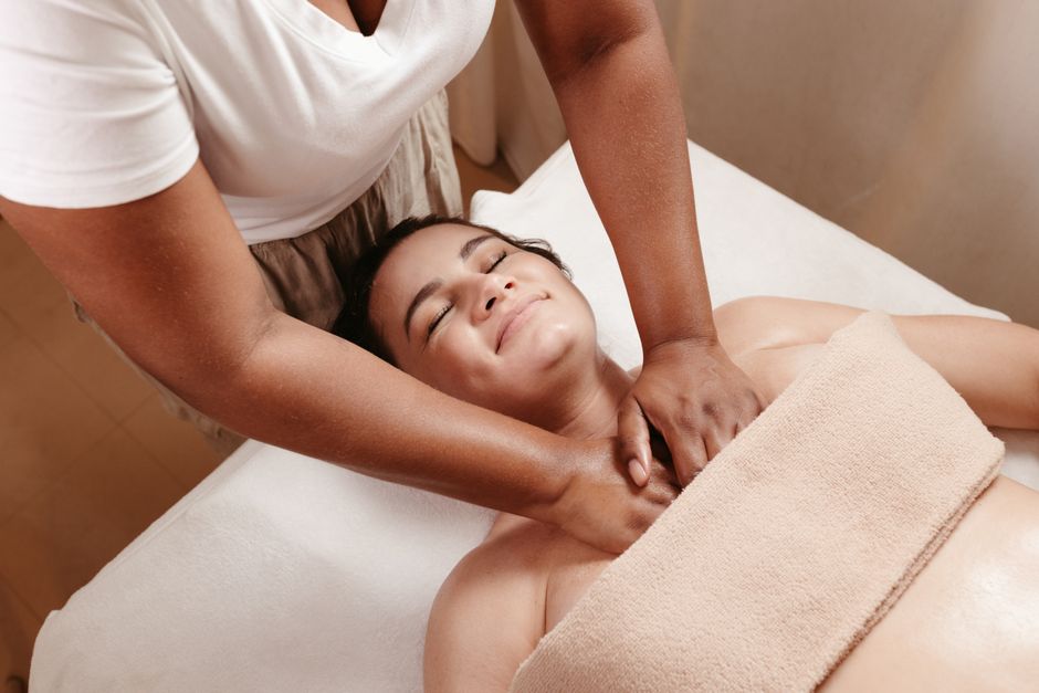 Can Head Spa Treatments Help With Migraines? Science-Backed Benefits and Relief Methods