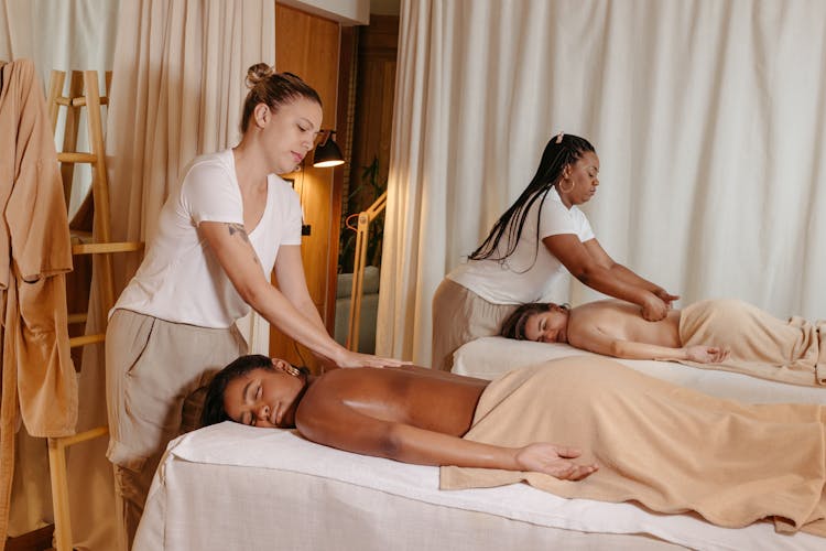 Massage Treatment In Hotel