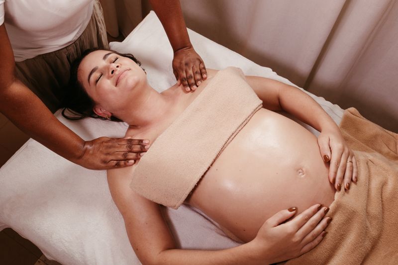 Massage bien-être pour femme enceinte