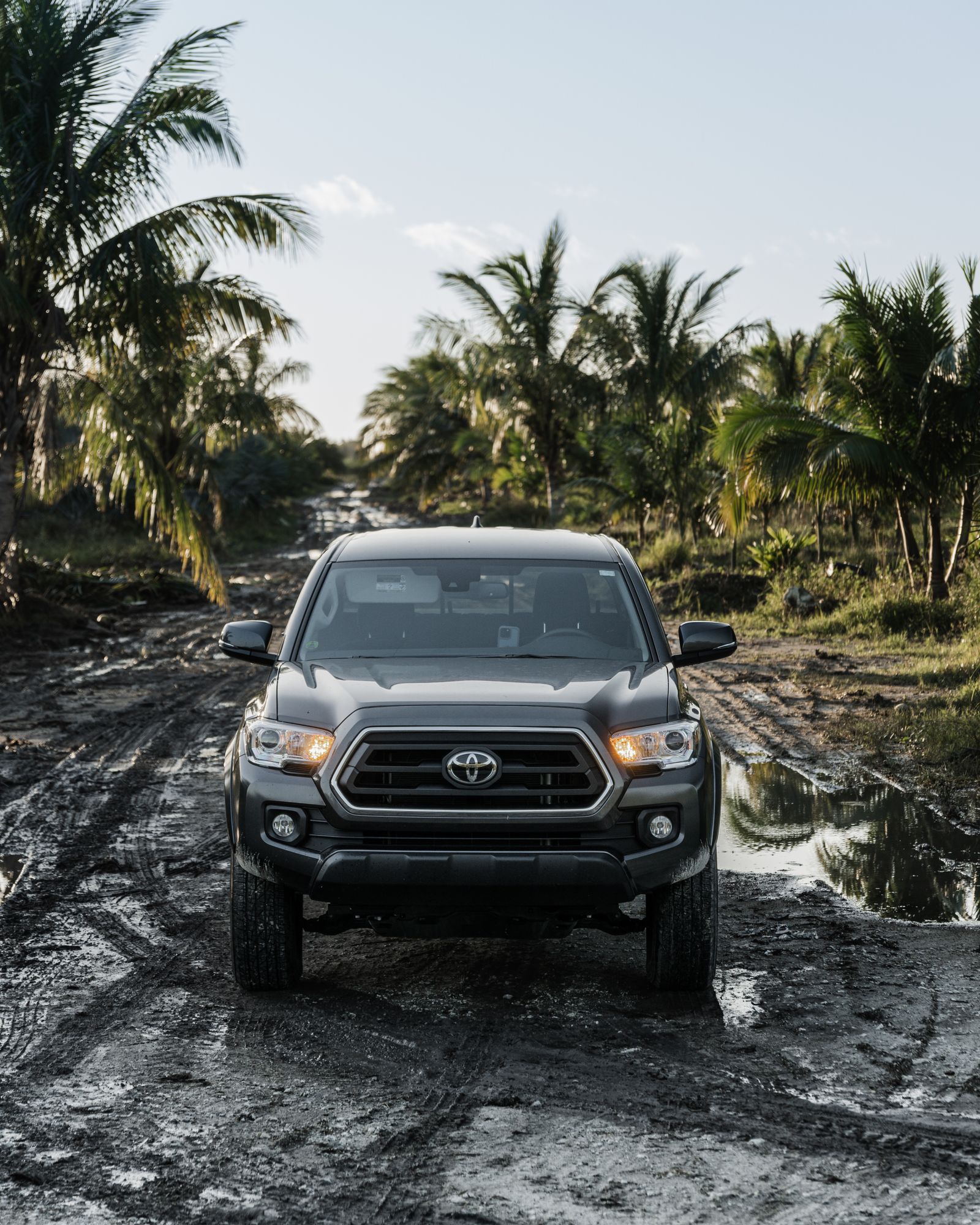 2021 Toyota Tacoma TRD Off-Road, photo 2 of 3