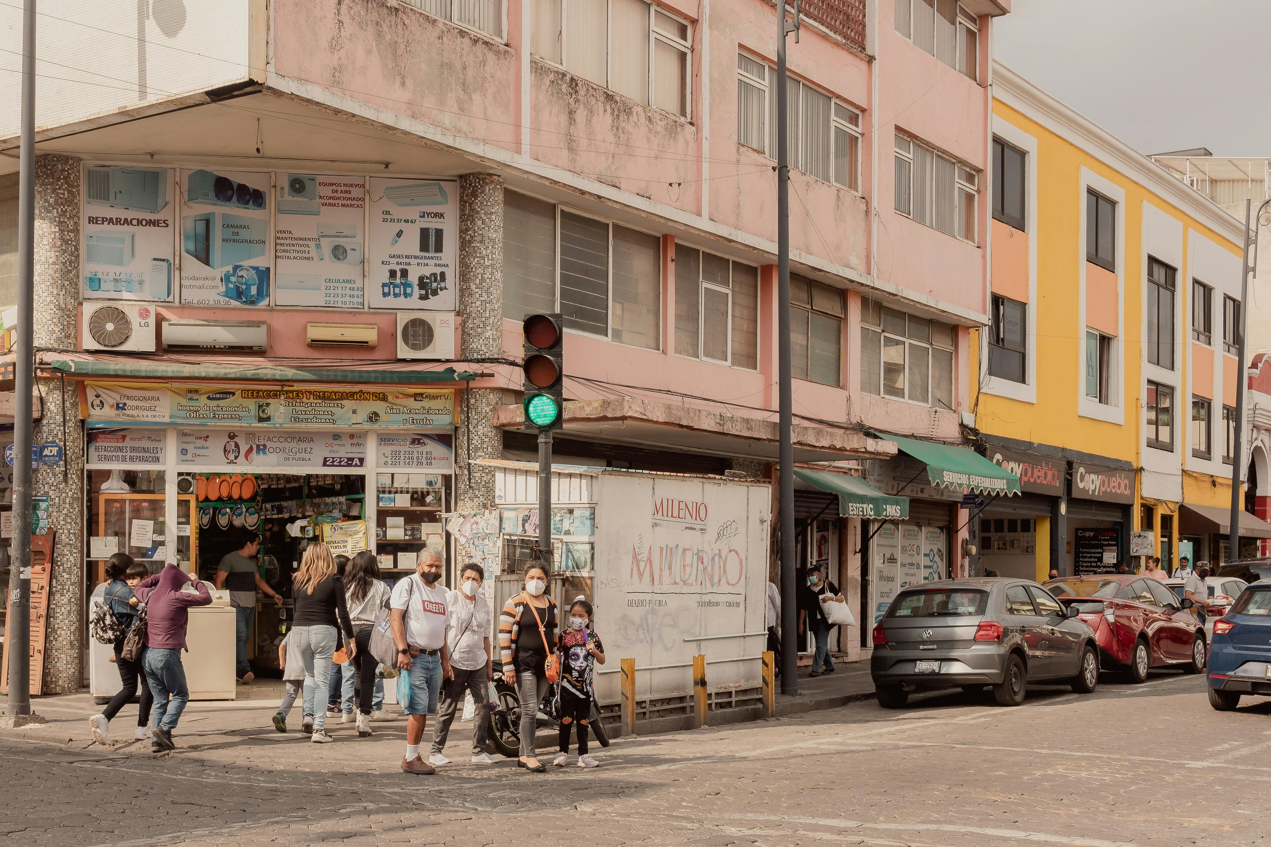general lifestyle shop los angeles phone number — Photo by Chris Luengas on Pexels