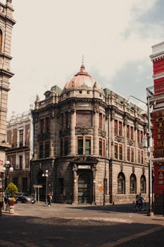 A stunning view of an iconic historic building in Puebla, Mexico, capturing the city's architectural beauty.