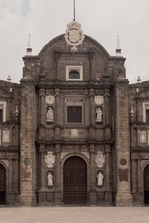 Foto d'estoc gratuïta de catedral, catòlic, ciutat