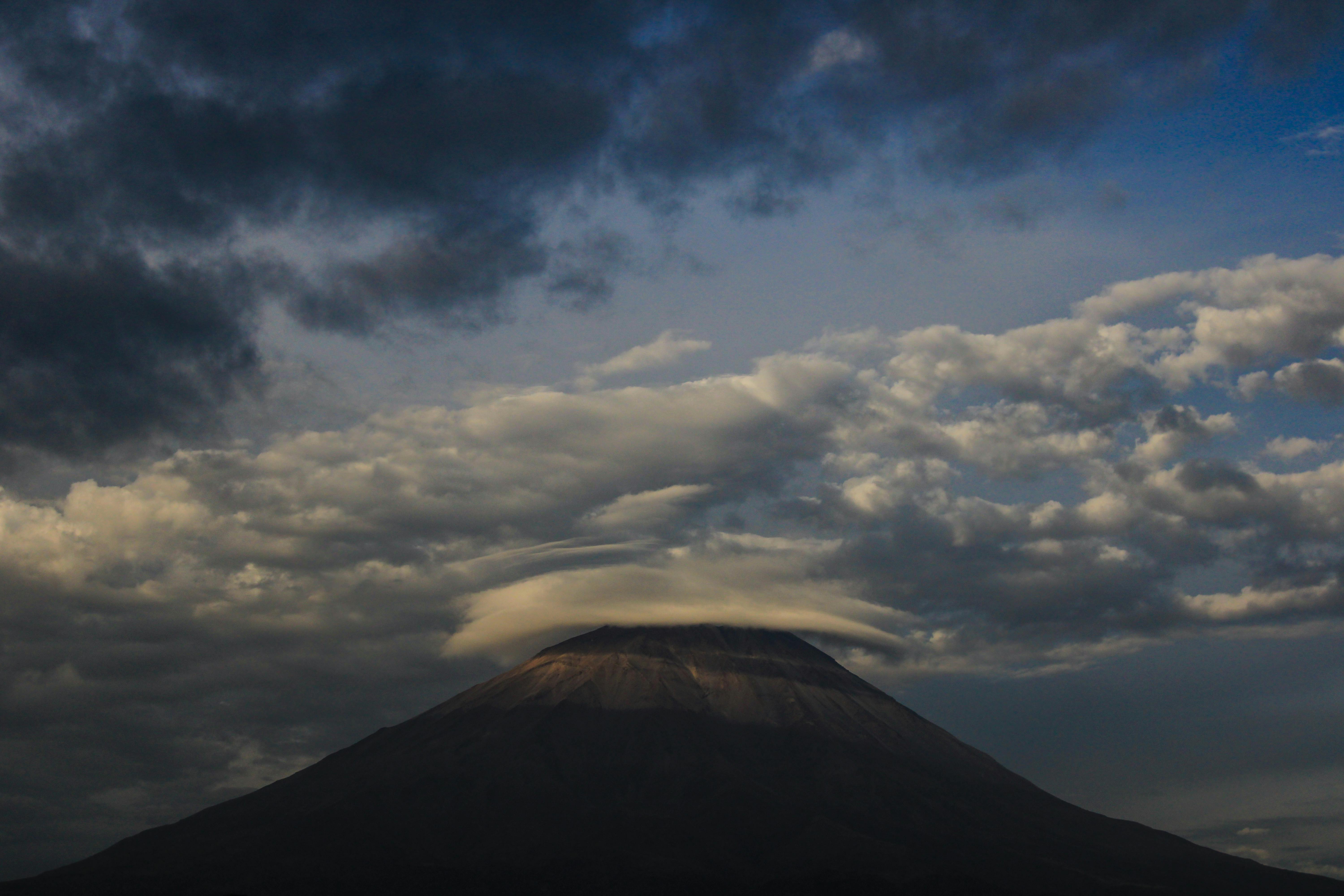 View of the Mount Fuji from the Fujisan Yumeno Ohashi Bridge in Fuji ...