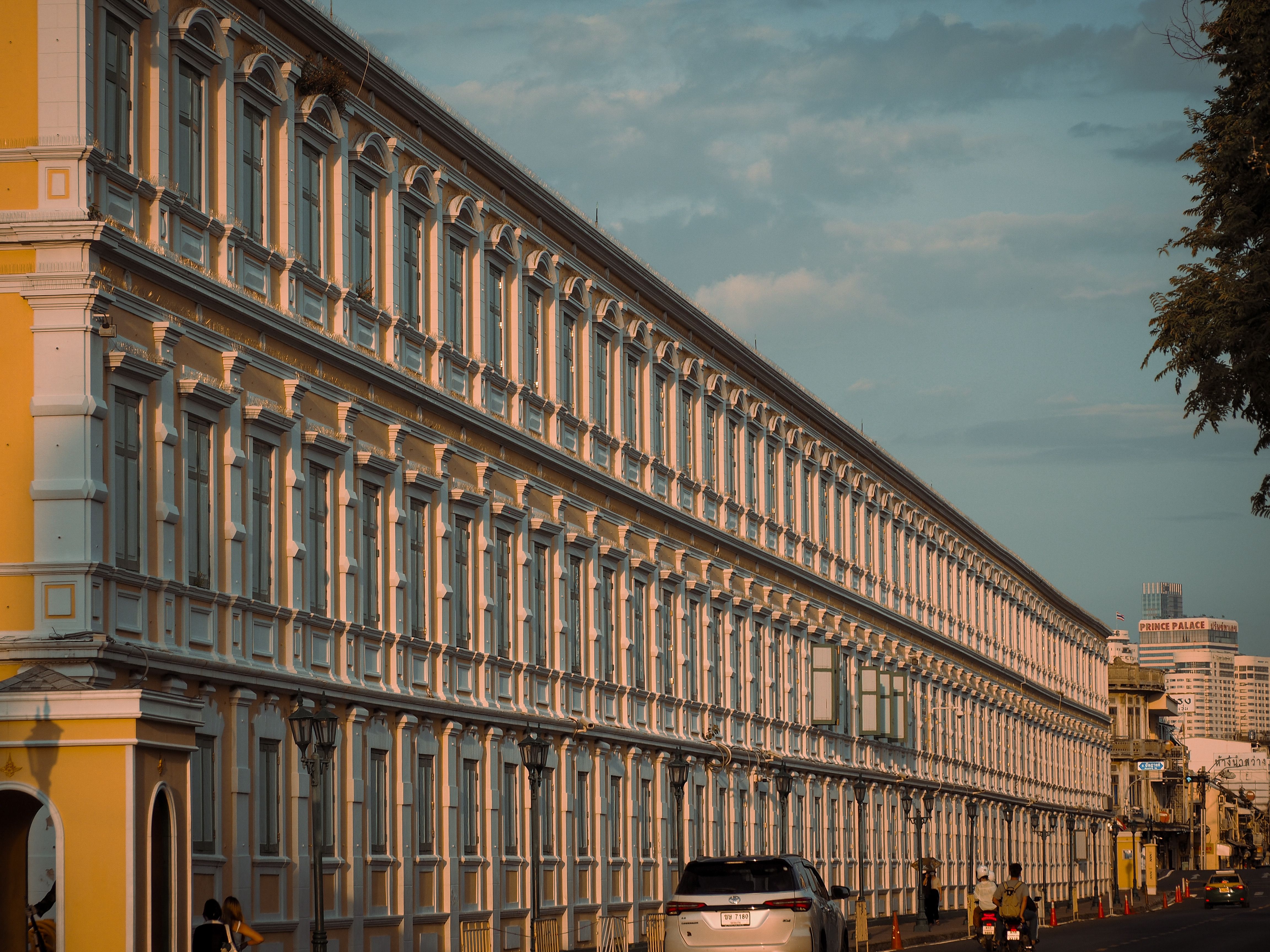 Long Builing Photos, Download The BEST Free Long Builing Stock Photos ...