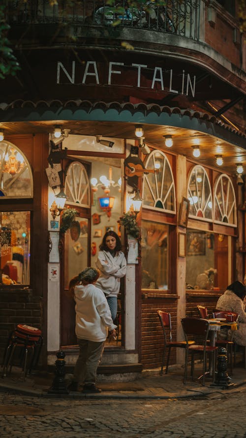 Fotos de stock gratuitas de cafetería, calle, calles de la ciudad