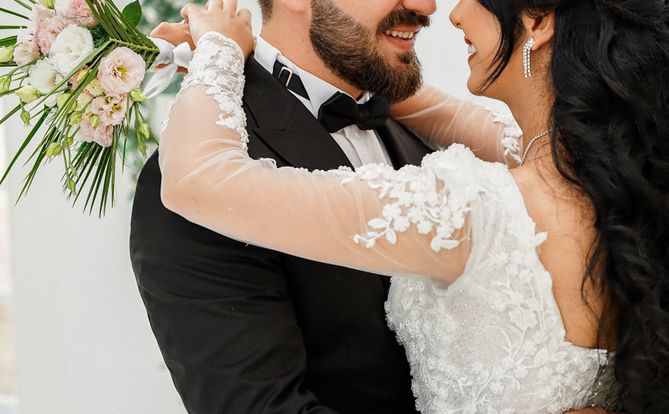 Online dating: starting a conversation on a niche platform