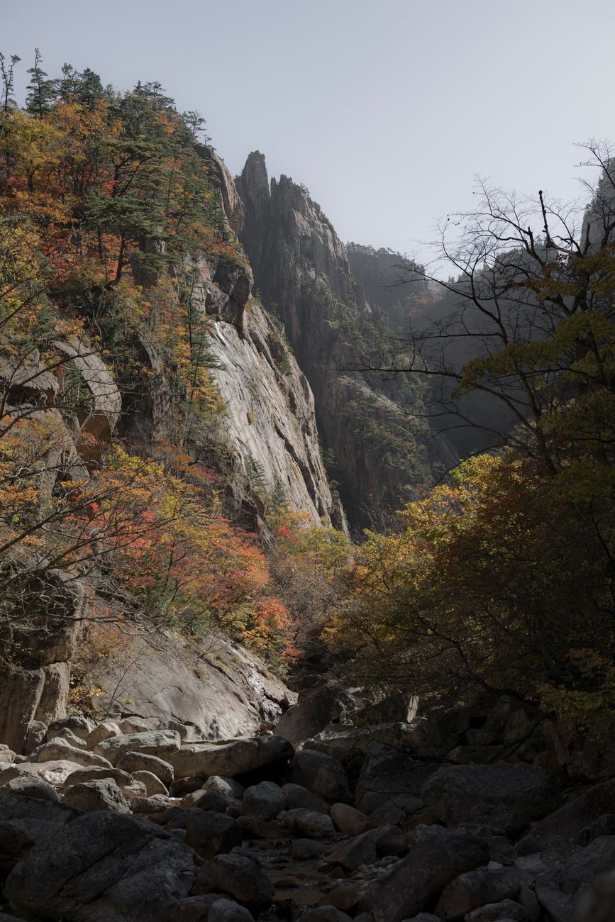 seoraksan hiking trail stairs