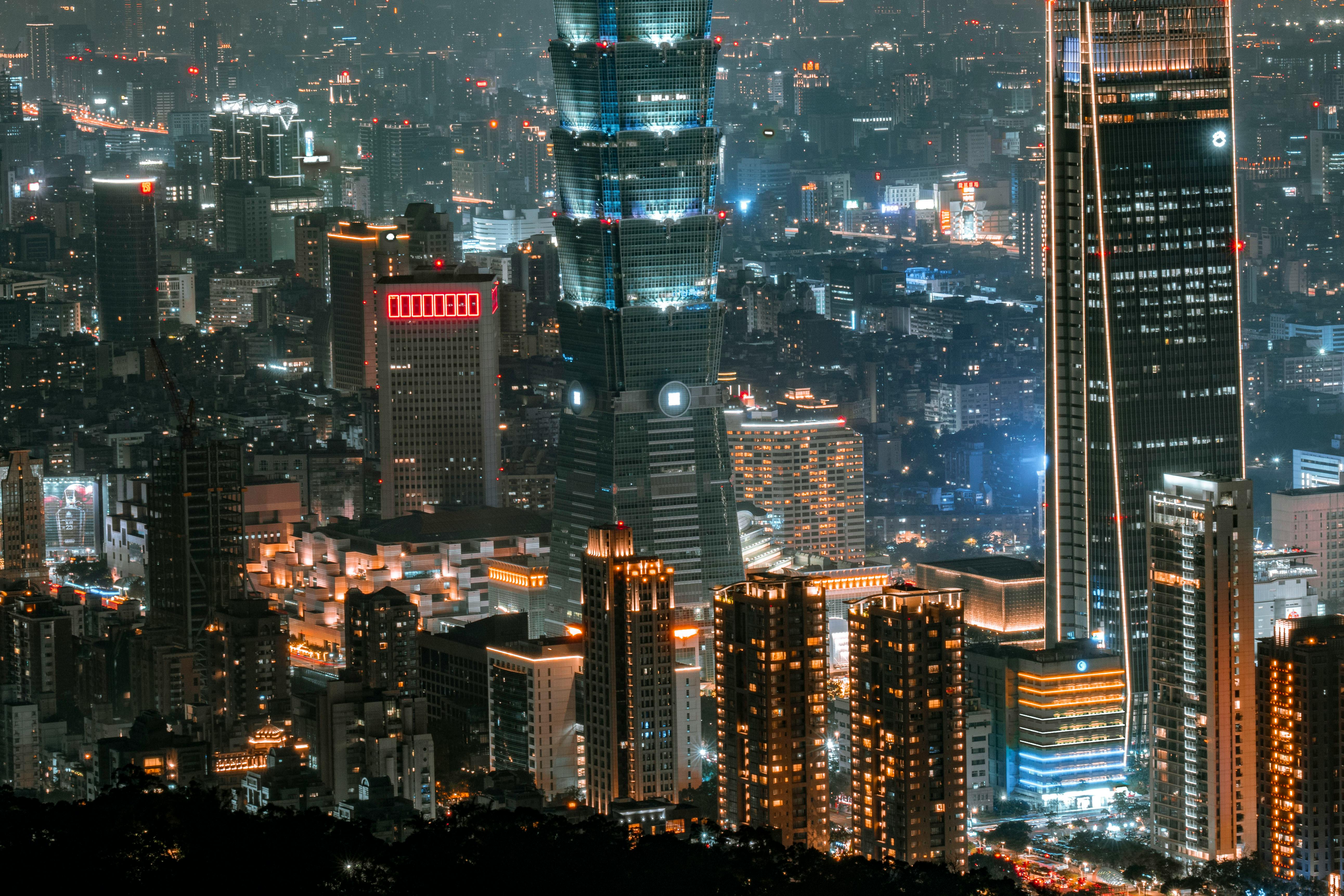 Geceleyin teknoloji bölgesi olarak bilinen Taipei semt silueti